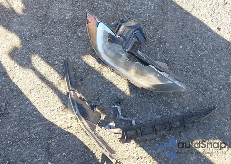 2018 Hyundai Elantra Value Edition z USA, uszkodzony, nr VIN 5NPD84LF8JH378122